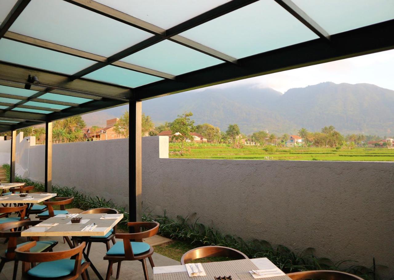 Hotel Santika Garut Exterior foto