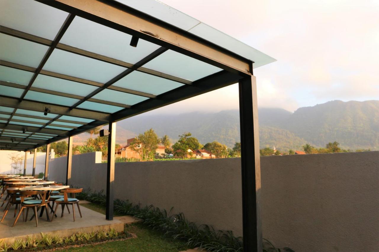 Hotel Santika Garut Exterior foto